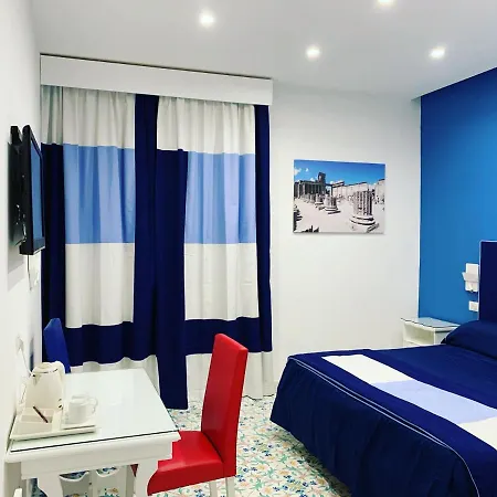 Metropole מלון 3*