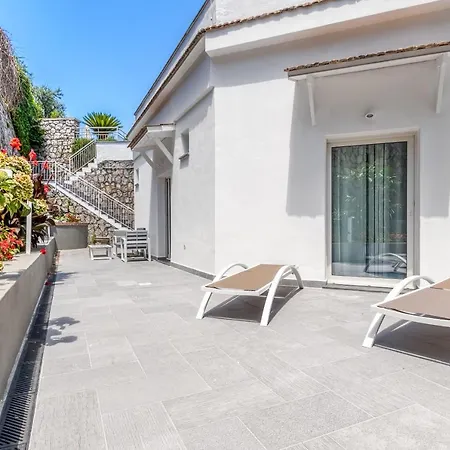 Metropole מלון 3*