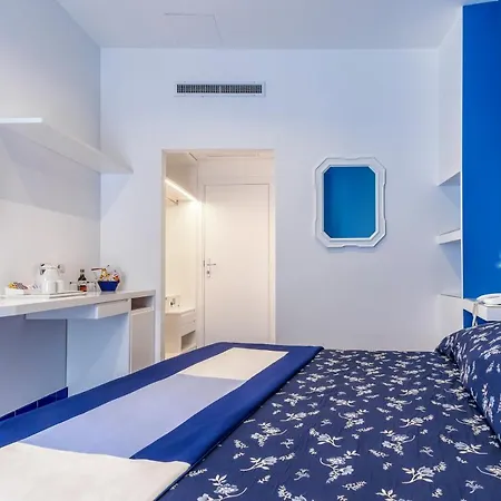 Metropole 4*
