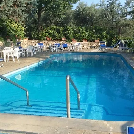 מלון Metropole 3*