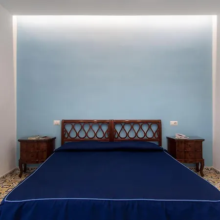 Metropole 3* Сорренто