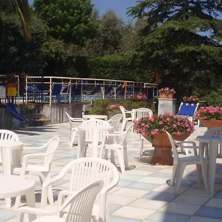 Metropole 4*
