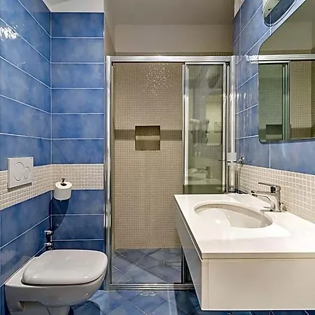 Metropole Hotel 4*