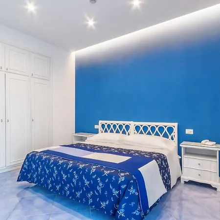 Metropole Отель Сорренто