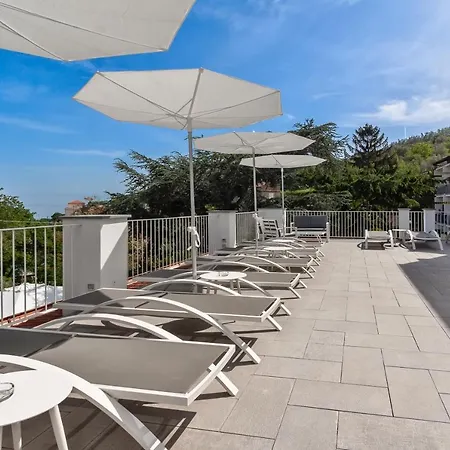 Metropole Hotel 3*